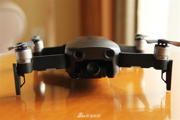 大疆mavic air无人机开箱:便携可折叠 性能强悍